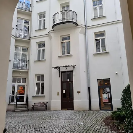Nowogrodzka 6a 17 *